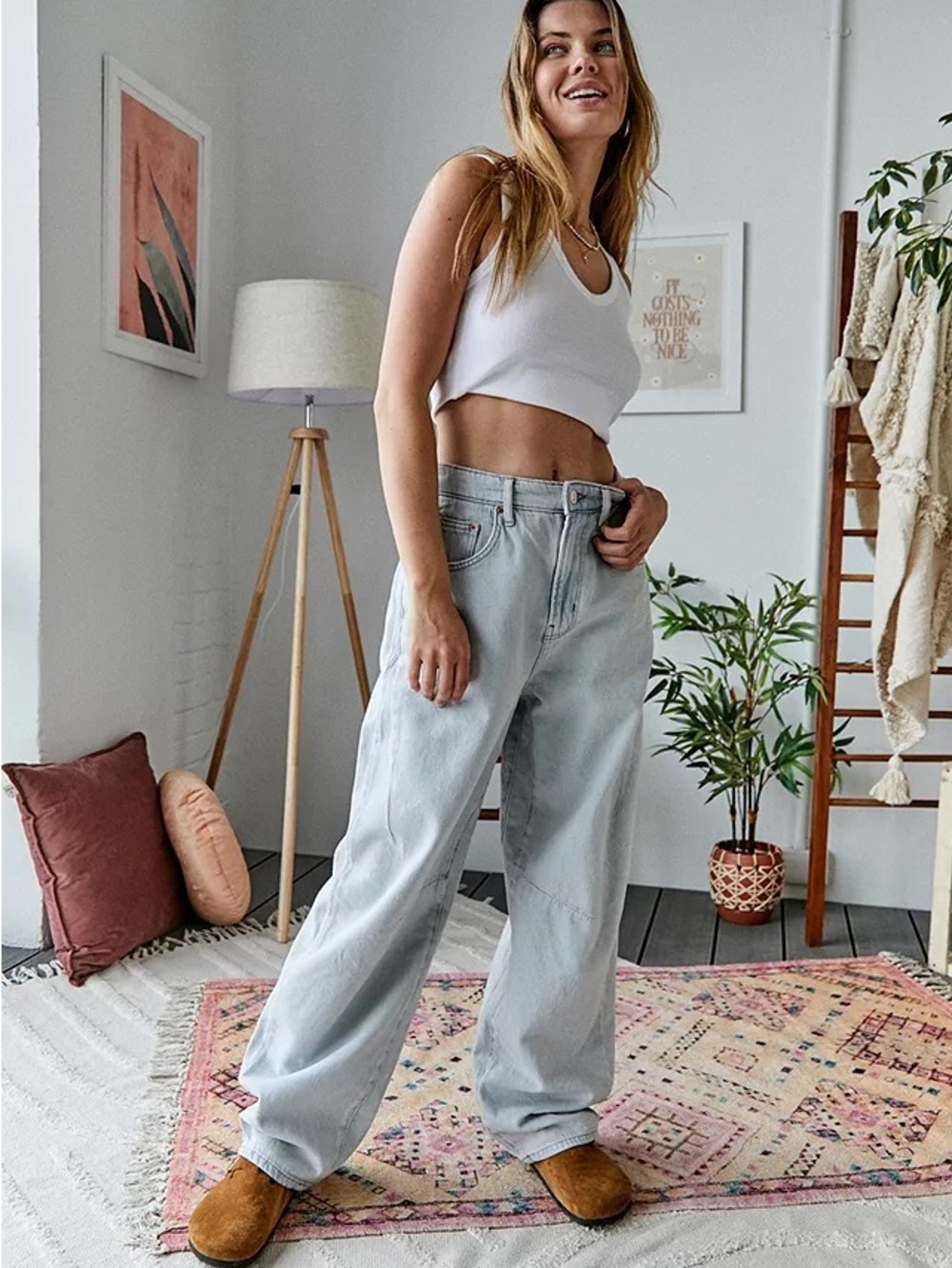 Urban Outfitters Logan Boyfriend Jeans BDG Light Wash SIZE 27